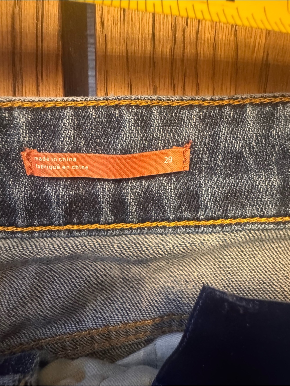 Anthro Pilcro The Bow Boyfriend Jeans Bleach Barrel Style Size 29 Fray Ankle - Picture 11 of 16